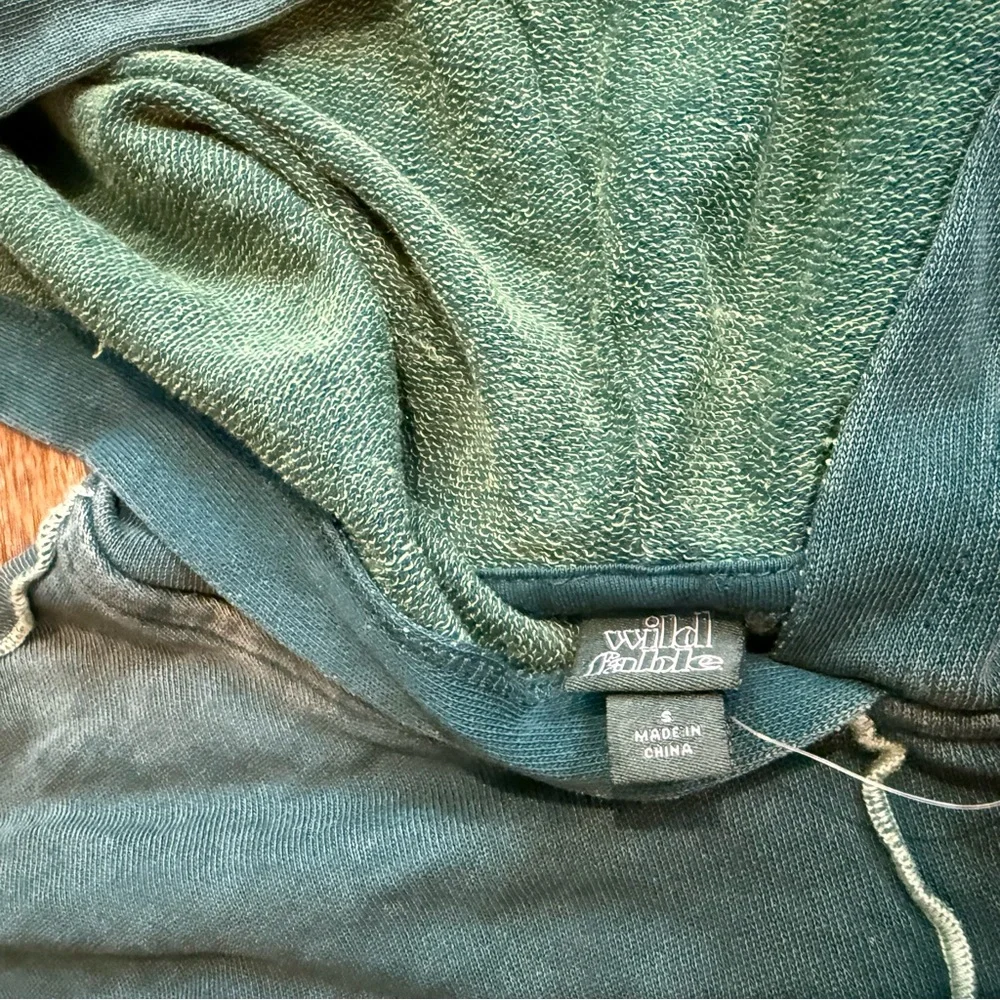 Wild‎ Fable Women’s Oversized Hoodie Green Exposed Seam Raw Edge Pullover NEW - Picture 4 of 8